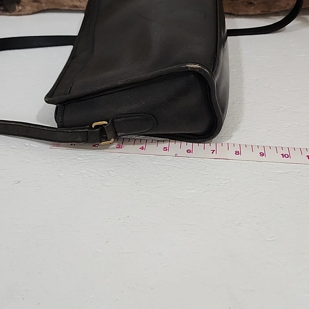 Vintage Coach Crossbody Hand Bag Elegant Black Leather Shoulder Bag - Picture 10 of 13